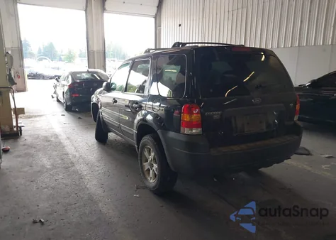 2005 Ford Escape Xlt from USA, damaged, VIN 1FMYU93145KE17791